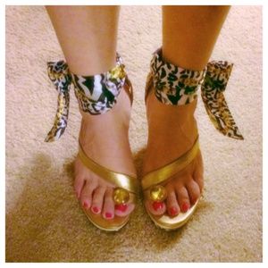 Carlos Falchi Bow Print Wedges NWOT